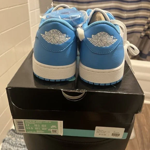 Nike SB Air Jordan 1 Low QS - Powder Blue - Picture 4 of 6